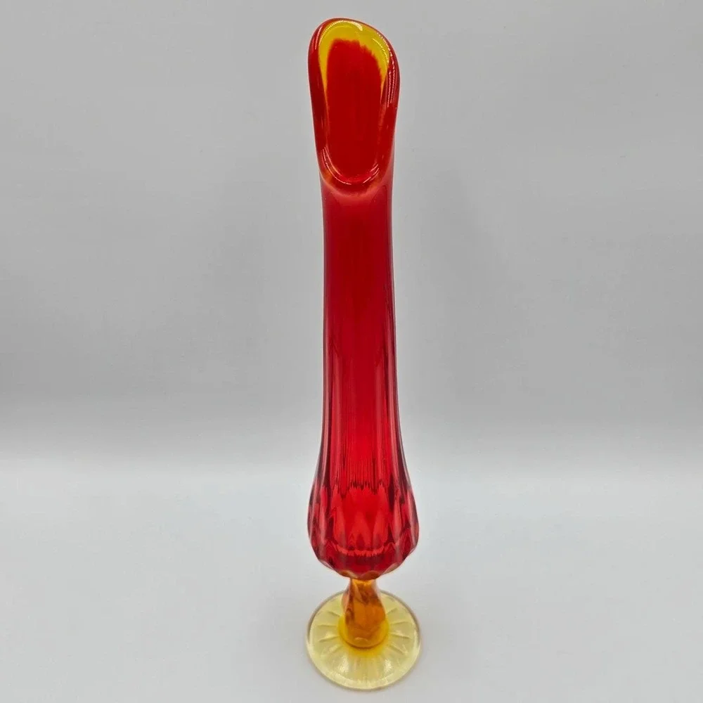 Vintage L.E. Smith Amberina Swung Vase Ribbed Pedestal MCM UV Cadmium 11.75